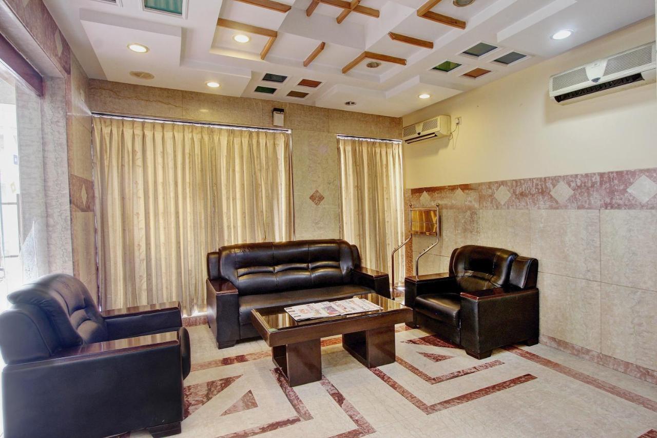 Vaccinated Staff - Collection O 13595 Vt Residency Hotel Bangalore Exterior foto