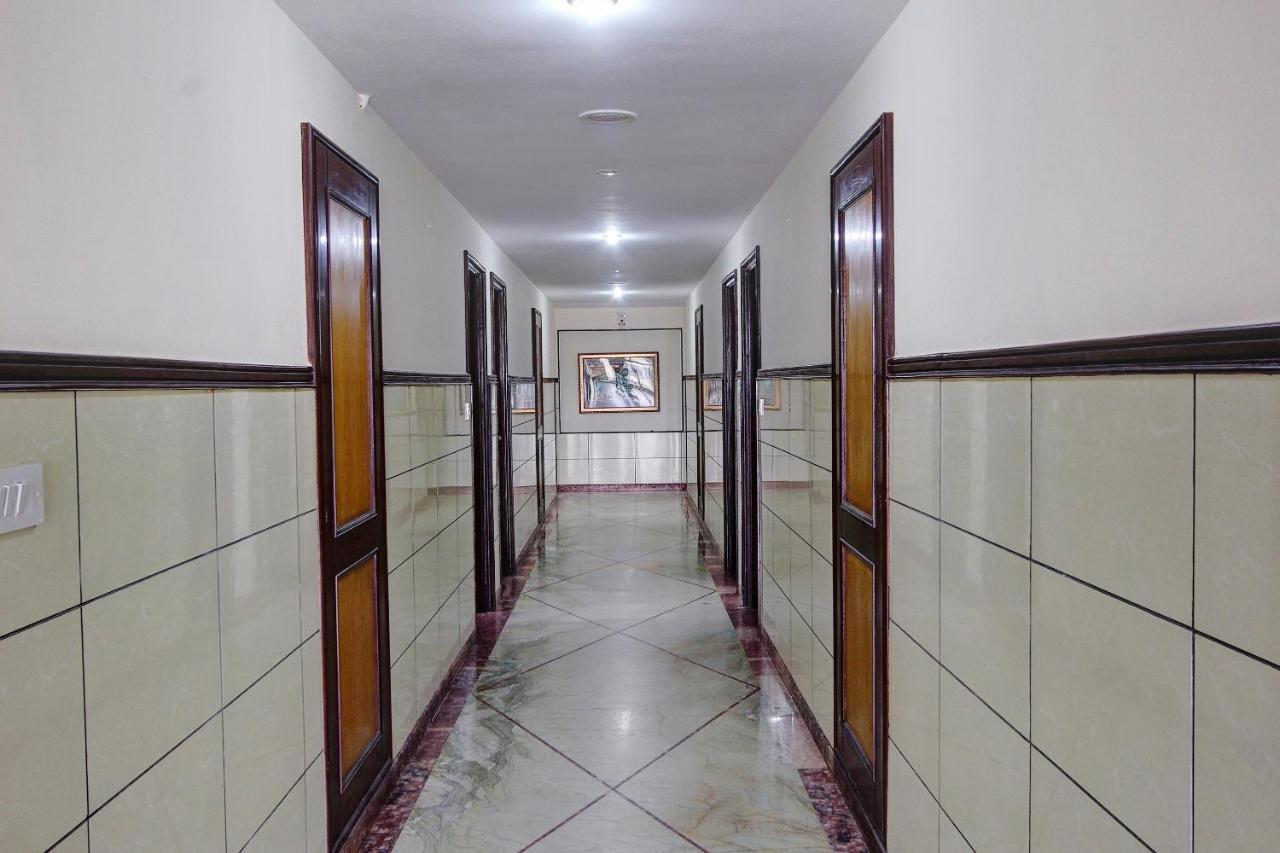 Vaccinated Staff - Collection O 13595 Vt Residency Hotel Bangalore Exterior foto
