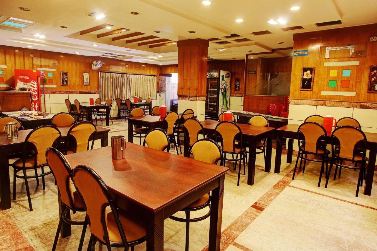 Vaccinated Staff - Collection O 13595 Vt Residency Hotel Bangalore Exterior foto