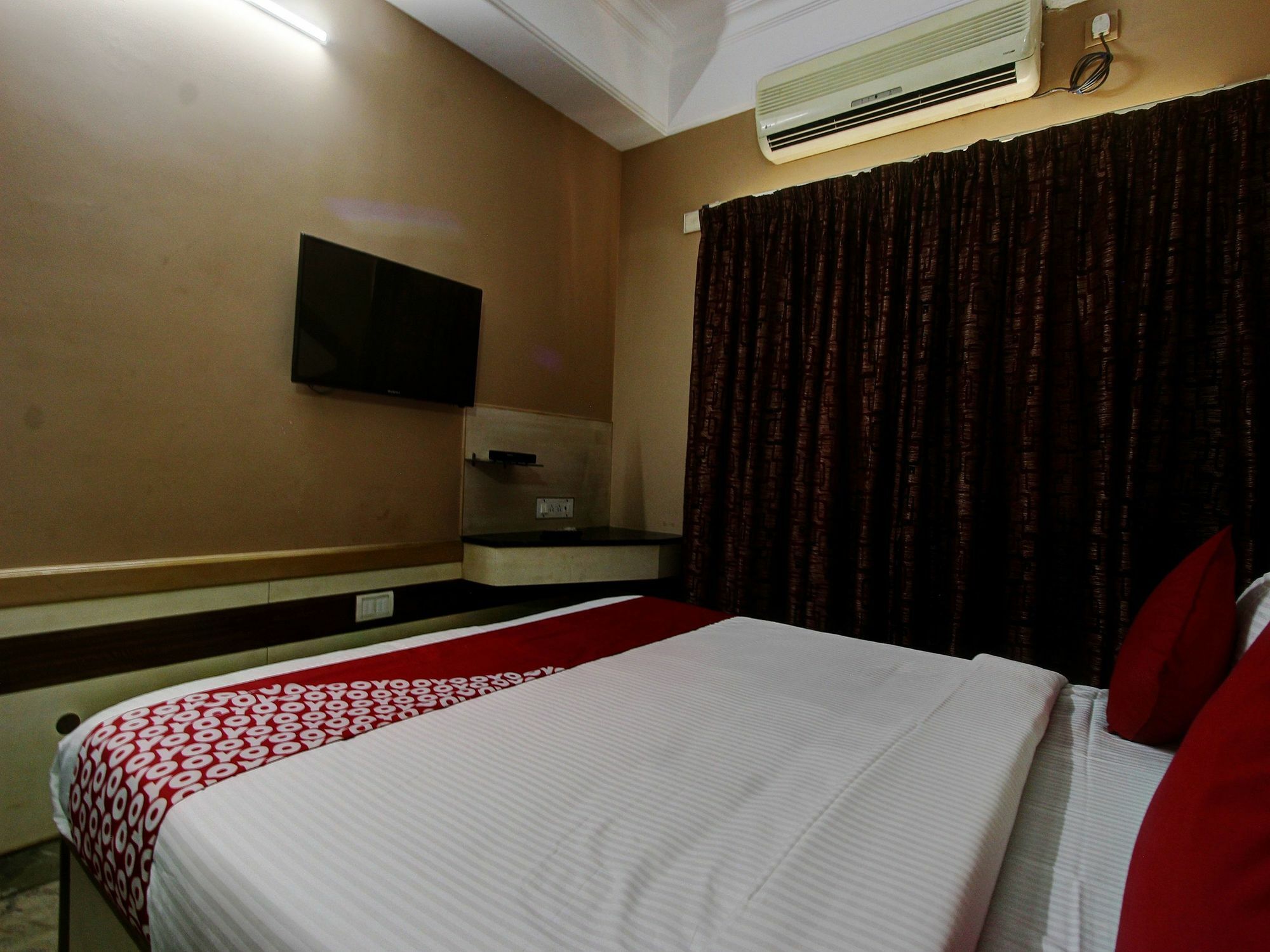 Vaccinated Staff - Collection O 13595 Vt Residency Hotel Bangalore Exterior foto